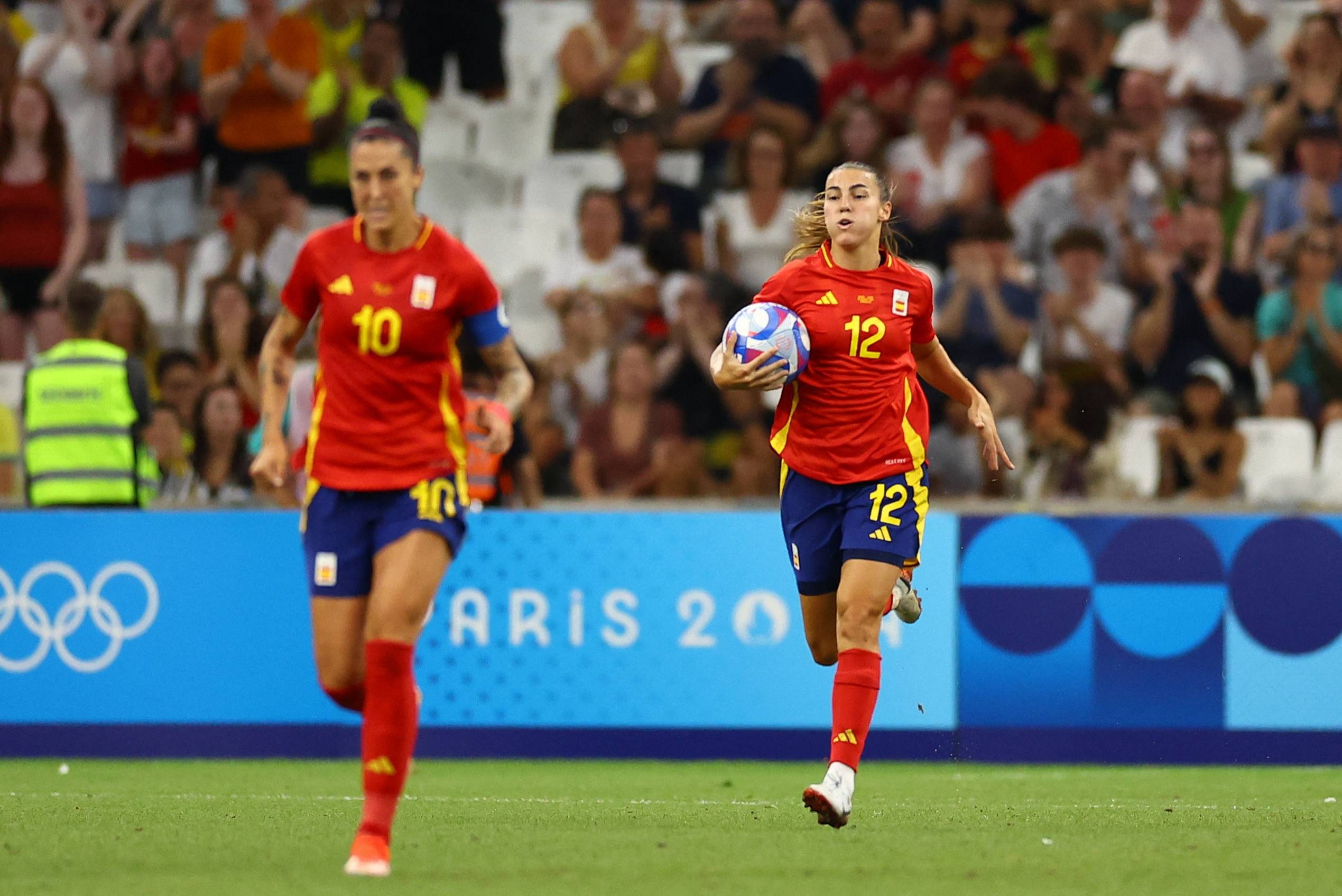 小组出线不保险西班牙队胜摩尔多瓦队延续不败闪耀的简单介绍